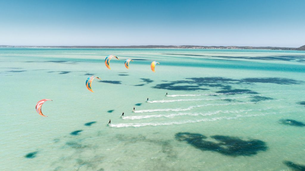 où apprendre à faire du kitesurf dans des conditions simplifiées