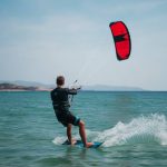 Les spots méconnus pour le kitesurf en Europe à explorer cet été