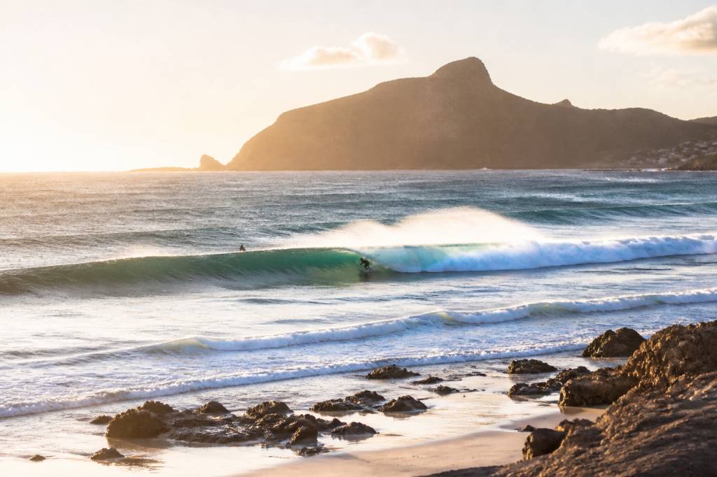 Les meilleurs spots de surf en hiver en Europe : où partir pour profiter des meilleures vagues hors saison